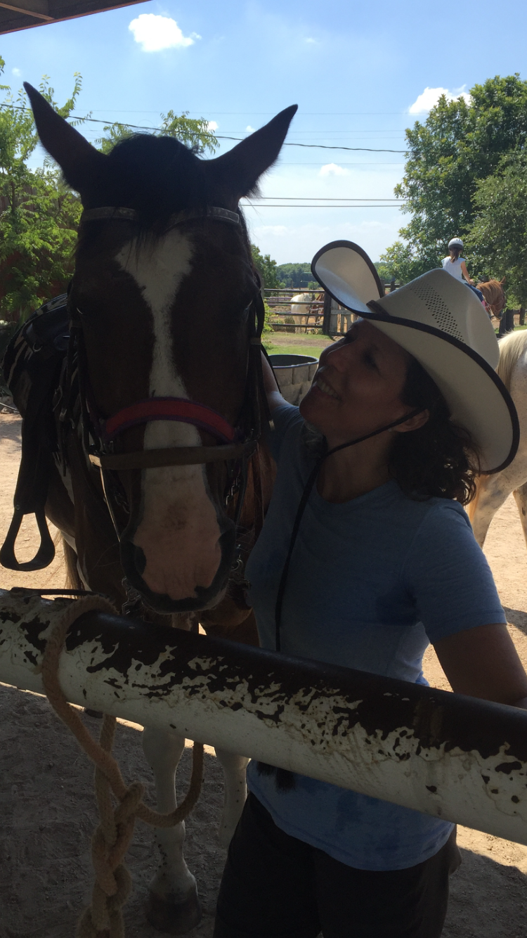 here's TOBARI ZOÉ PIERCE Meet Zoe Stein Pierce of Z Moves Studio in Fort Worth - Voyage