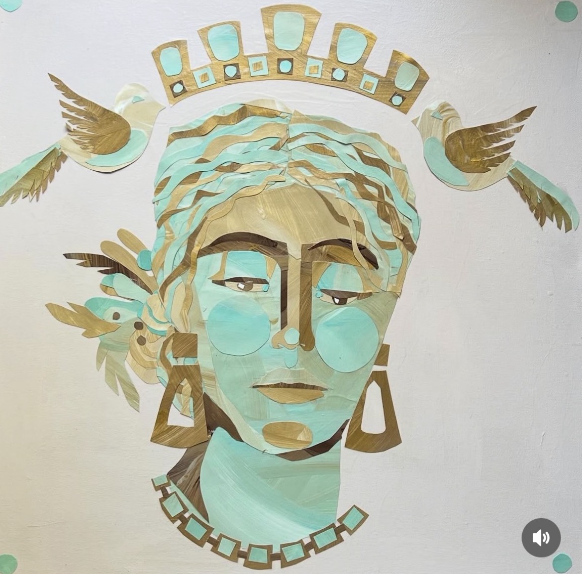 Illustration of a woman with a crown, earrings, and necklace, with a calm expression and blue accents on face and accessories.